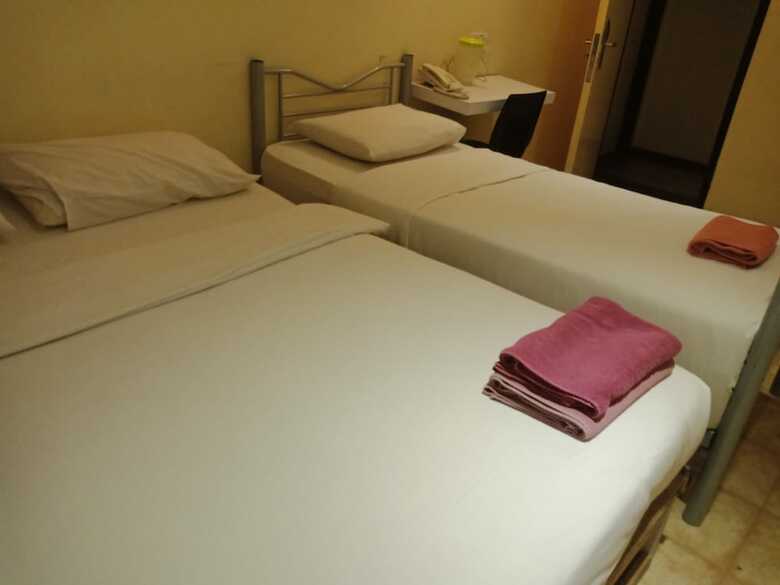 Hotel 77