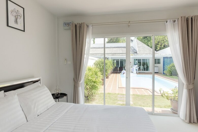 Baanpromphun Pool Villa By Bv