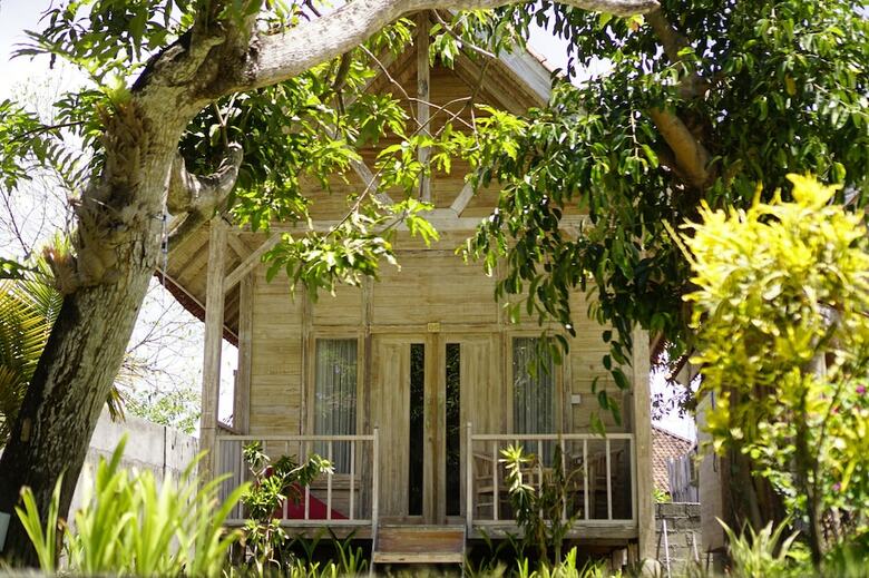 Bed & Breakfast Coconut Village Guest House