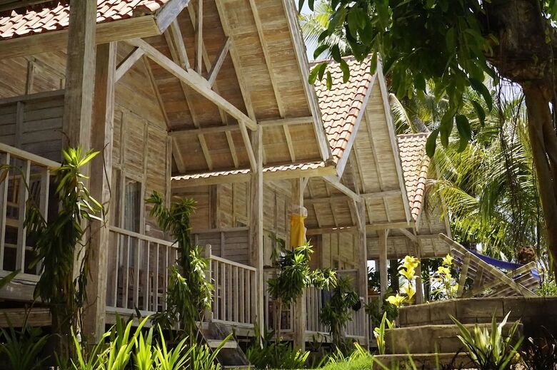 Bed & Breakfast Coconut Village Guest House