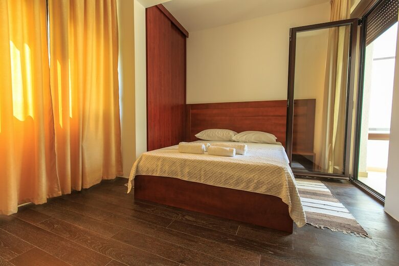 Aparthotel Apart-hotel Kuce Lekovica Restaurant & Beach