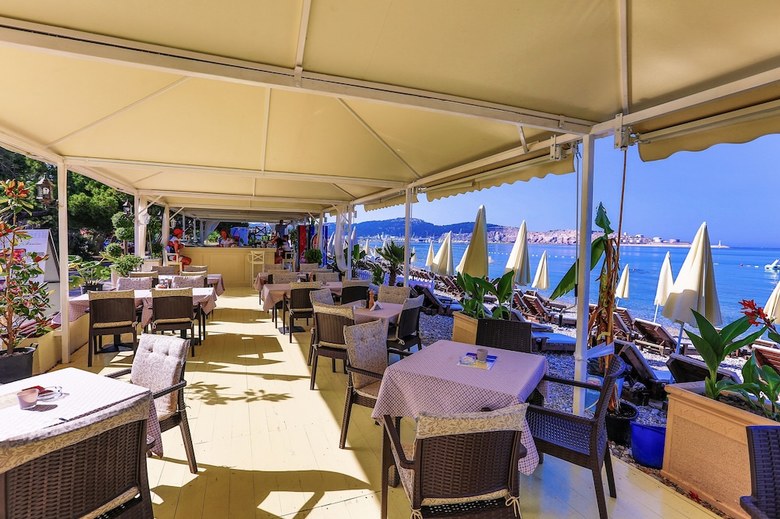 Aparthotel Apart-hotel Kuce Lekovica Restaurant & Beach