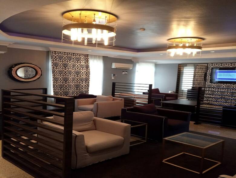 Hotel The Ambassador