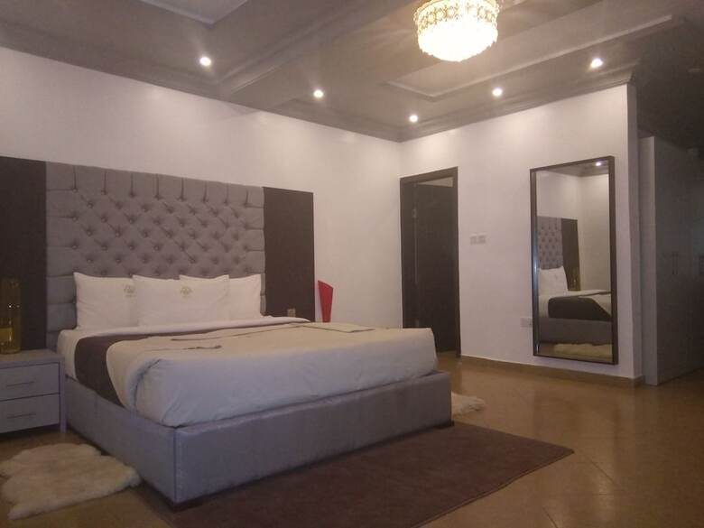 Hotel The Ambassador
