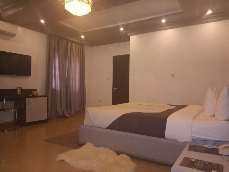 Hotel The Ambassador
