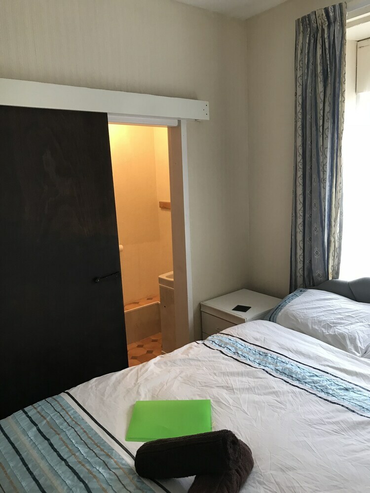 Hotel The Merlin