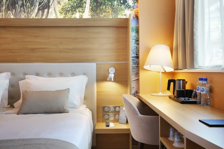 Les Jardins De Mademoiselle Hotel & Spa