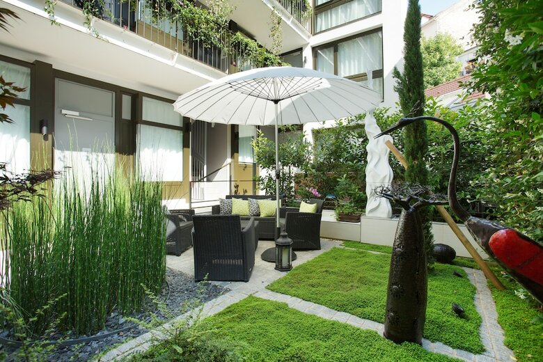 Les Jardins De Mademoiselle Hotel & Spa