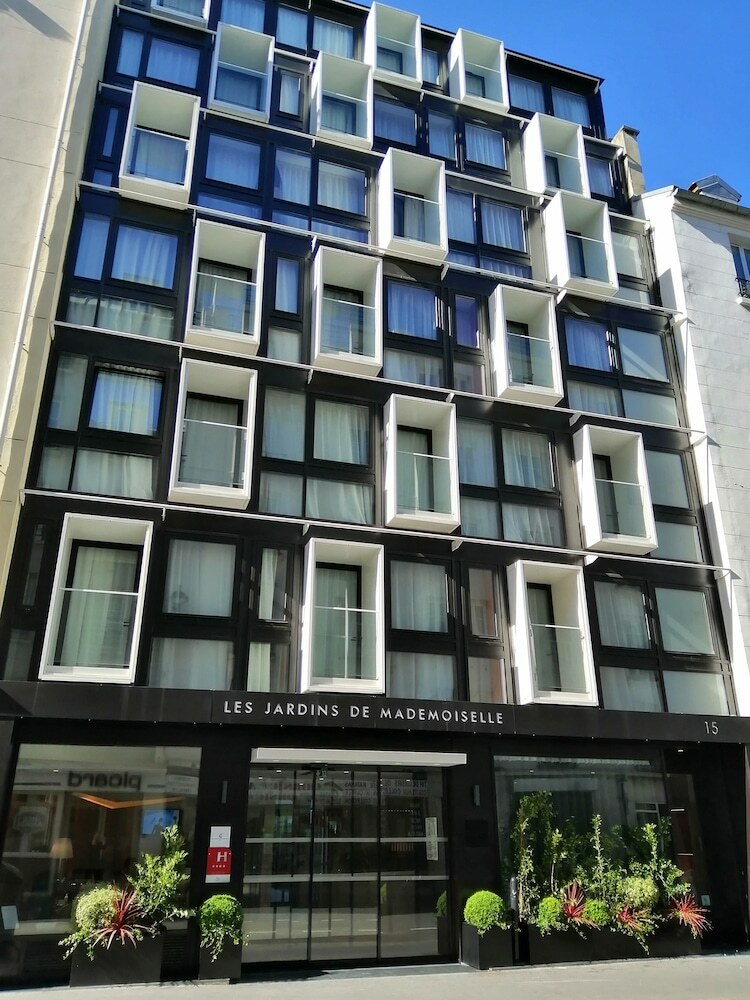Les Jardins De Mademoiselle Hotel & Spa