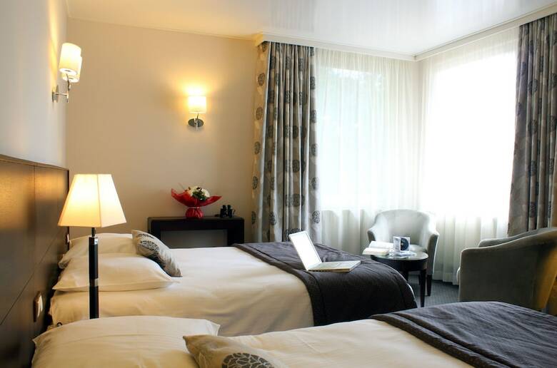 Le Manoir Hotel