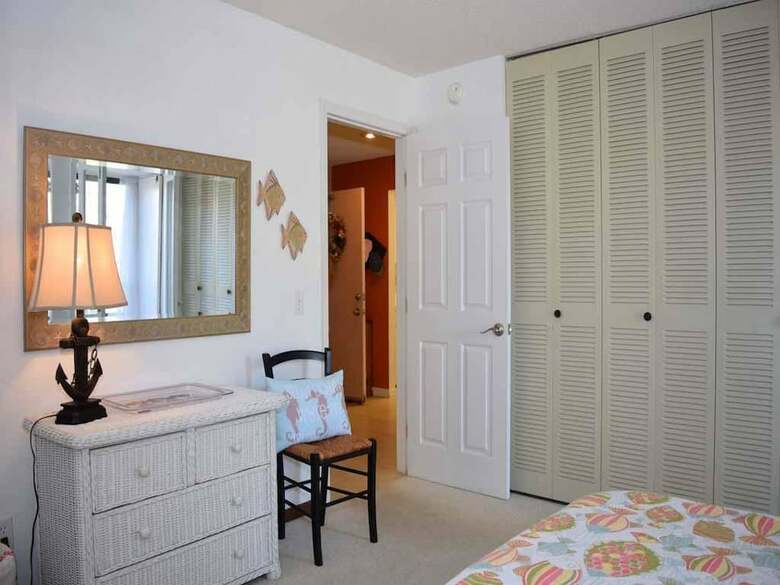 Waters Edge 102 N