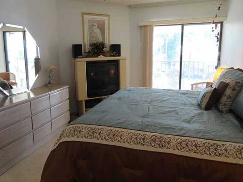 Bridgeport Condo 211