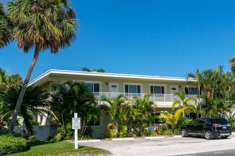 Palm Cay 3