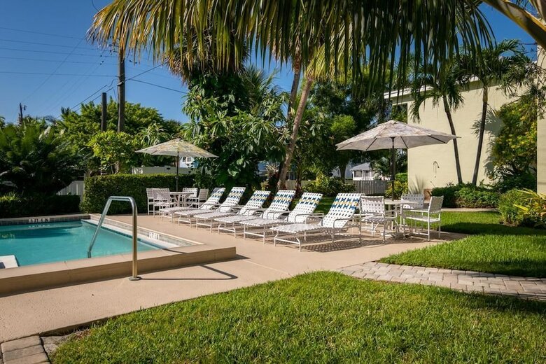 Palm Cay 5