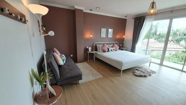 Hotel Thira House