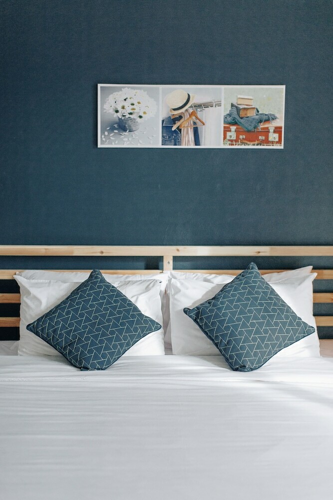 Hotel Thira House