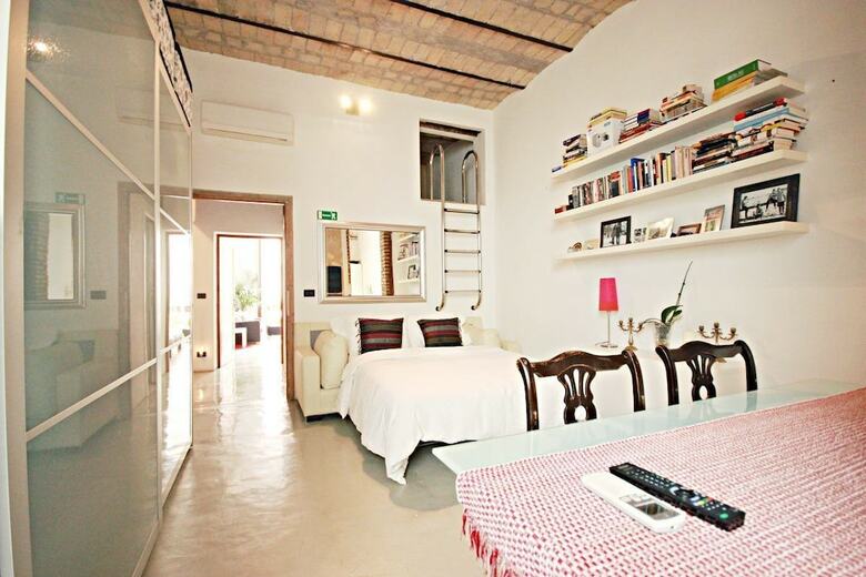 Hotel Frank's House