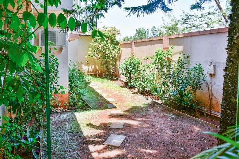 Hotel Guesthouser 3 Bhk Bungalow 6808