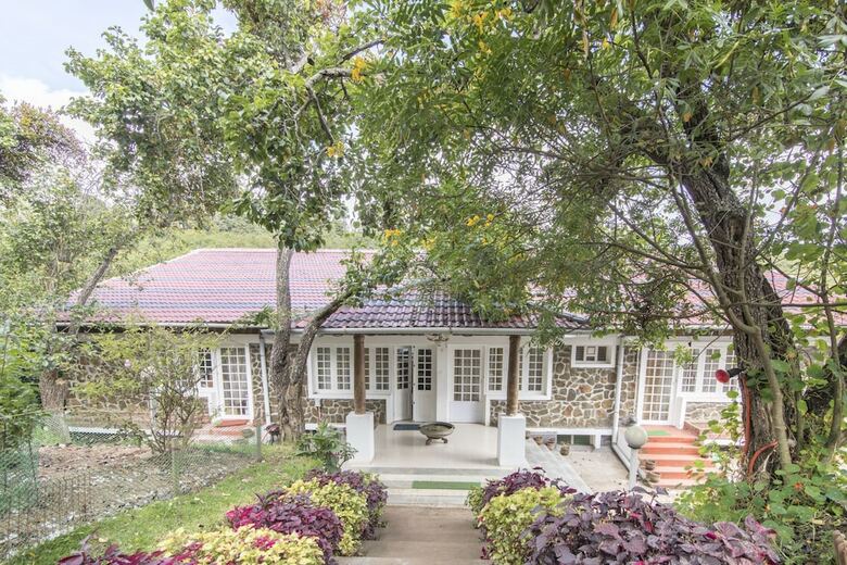 Hotel Guesthouser 1 Br Farmhouse C09a