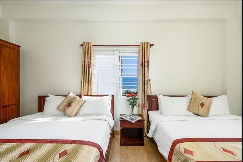 Little Gold Hotel