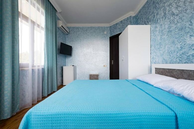 Sunny Hotel