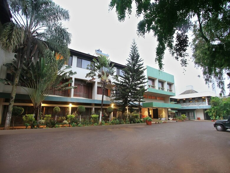 Hotel Oyo 10542 The Planters Court