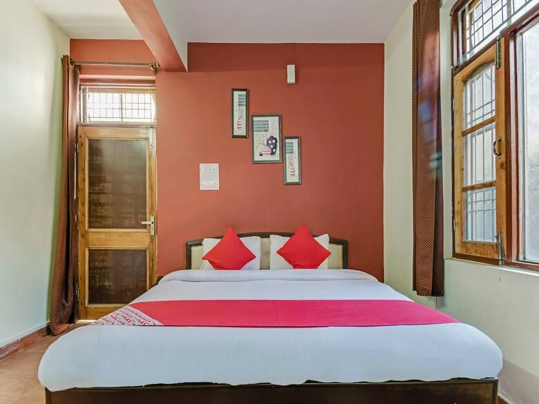 Hotel Oyo 12442 Twilight Guest House