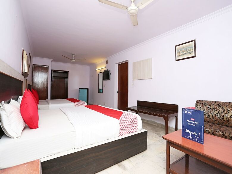 Oyo 11858 Hotel Shiv Murti Grand
