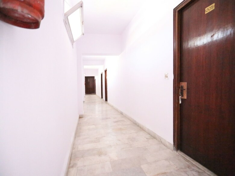 Oyo 11858 Hotel Shiv Murti Grand