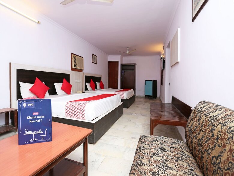 Oyo 11858 Hotel Shiv Murti Grand