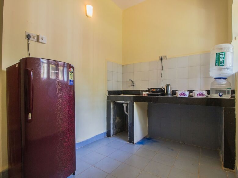 Hotel Oyo 12198 Home 2bhk Calangute Beach
