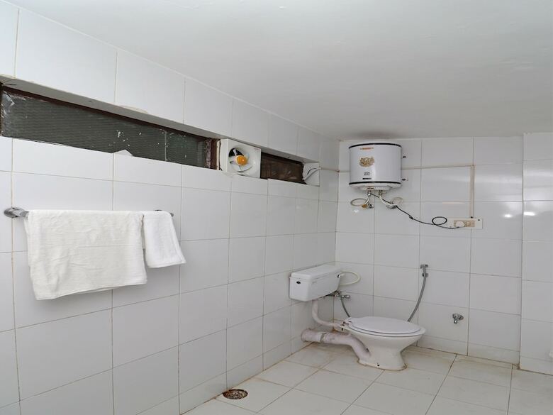 Oyo 13324 Hotel Anamika