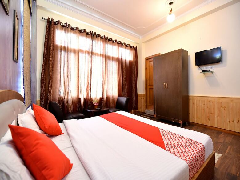 Hotel Oyo 13267 Hillside Valley