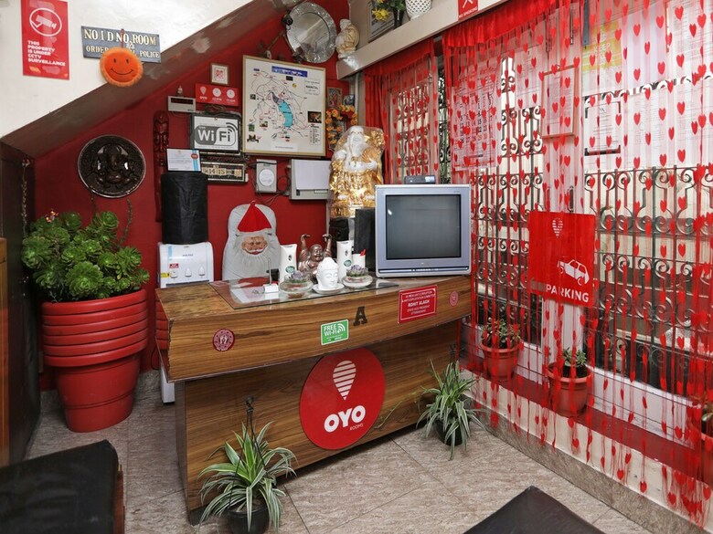 Oyo 12542 Hotel Ankur Plaza