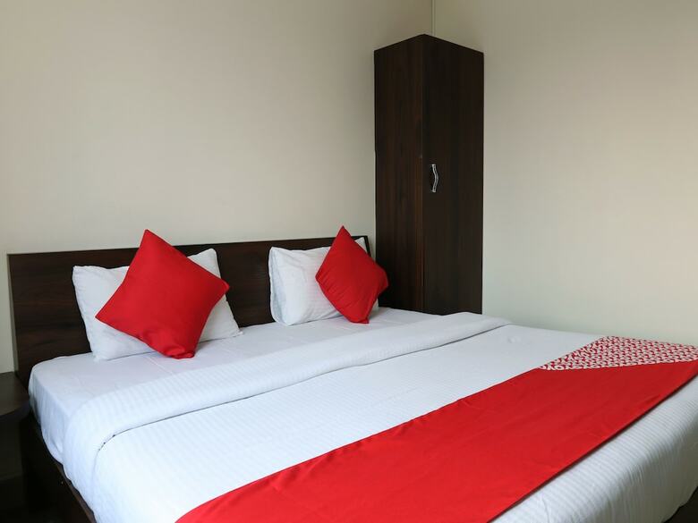 Hotel Oyo 11615 Lotus Inn
