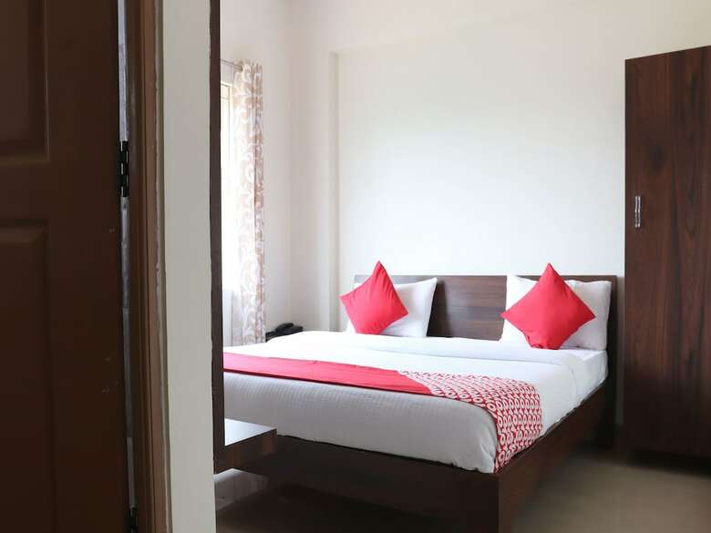 Hotel Oyo 11615 Lotus Inn