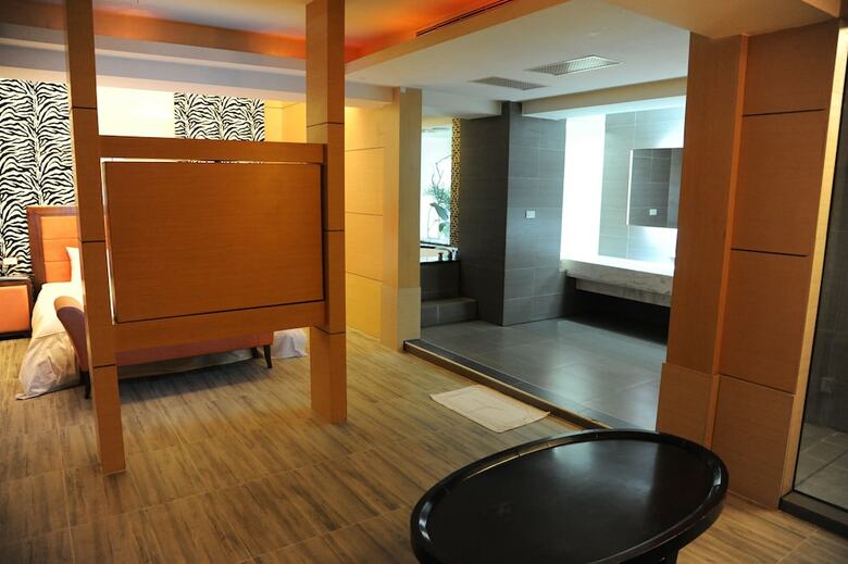 Michelle Hotel