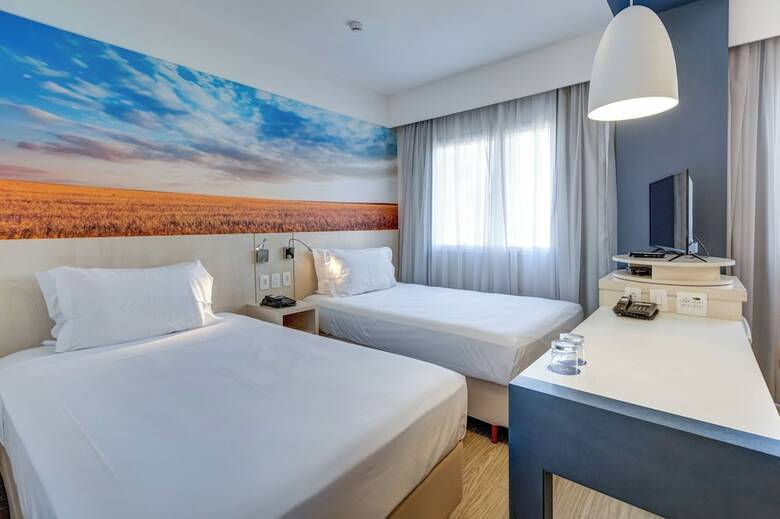 Hotel Comfort Suites Alphaville