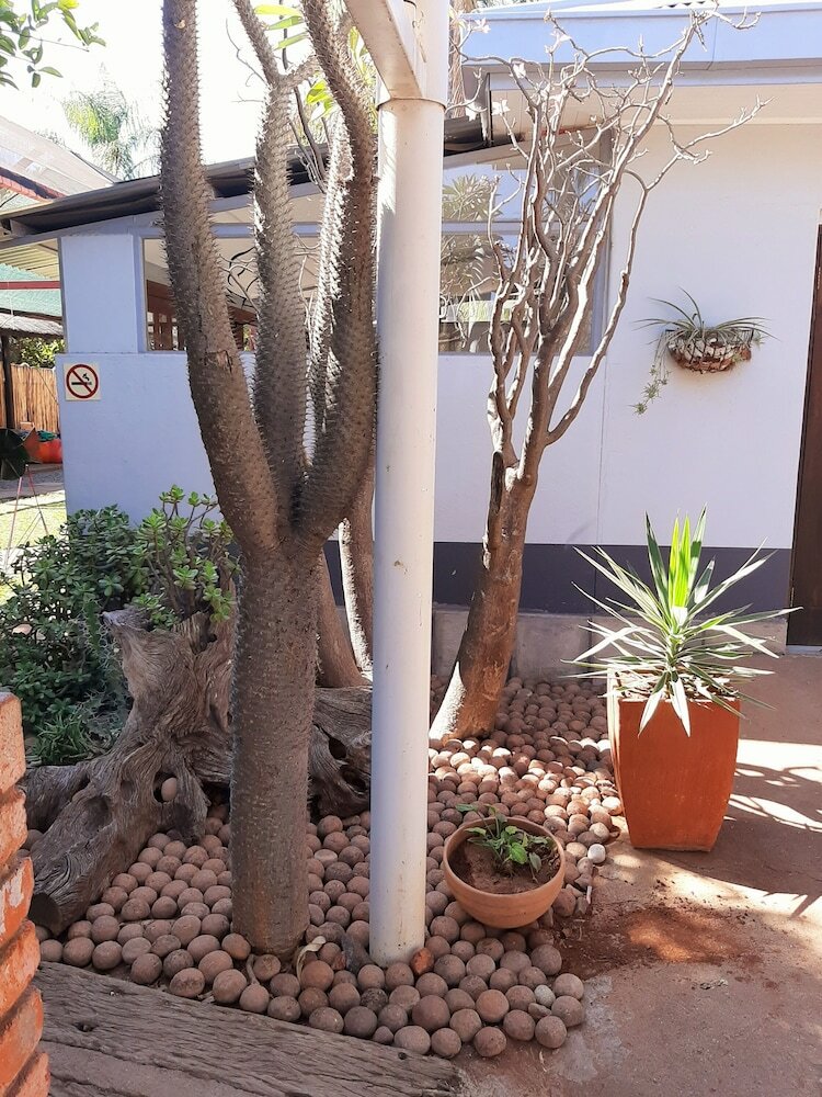 Hotel Herberg Guest House & Coffee Shop
