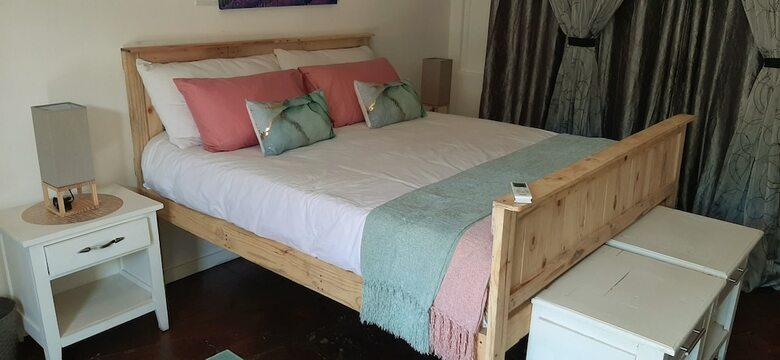 Hotel Herberg Guest House & Coffee Shop