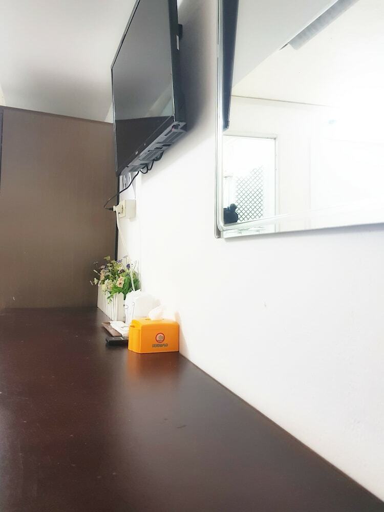 Hostal Green Box Hotel - Hostel