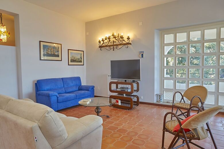 Villa Del Carrubo