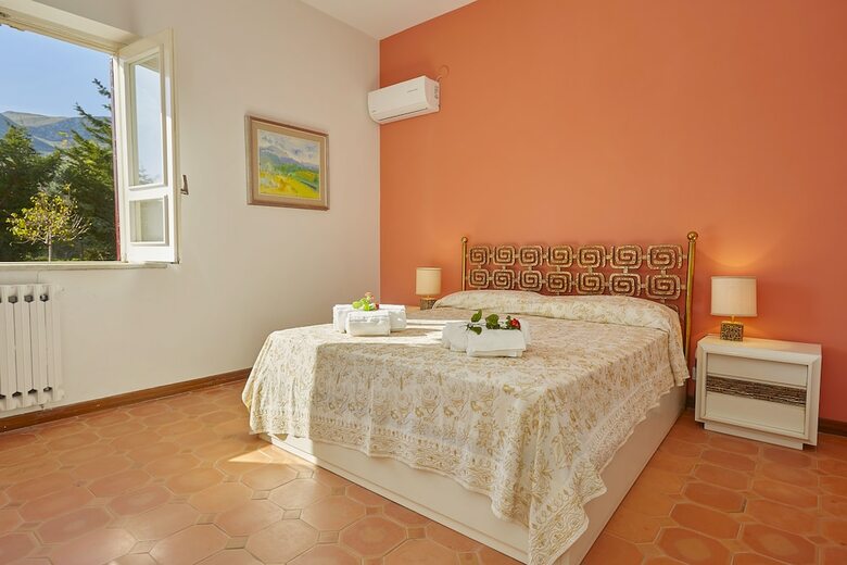 Villa Del Carrubo