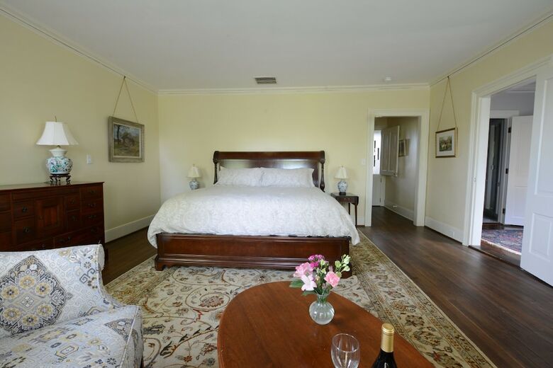 Woodville Bed And Breakfast