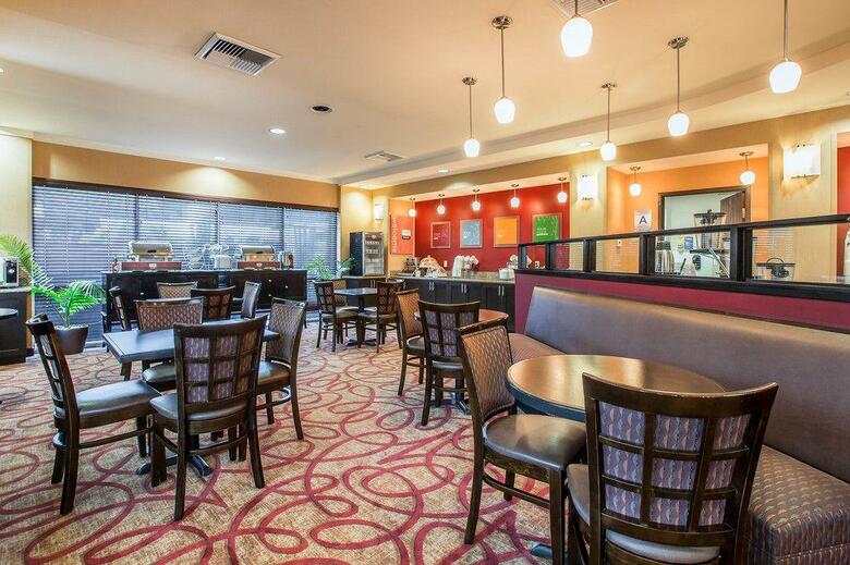 Hotel Comfort Suites Ontario Convention Center