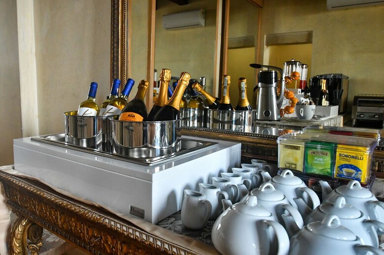 Bed & Breakfast Castello Castriota Scanderbeg Suites De Charme