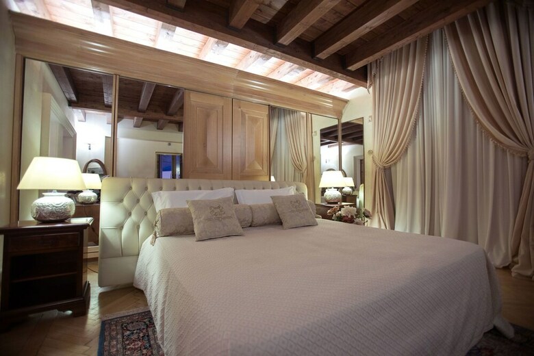 Bed & Breakfast Castello Castriota Scanderbeg Suites De Charme