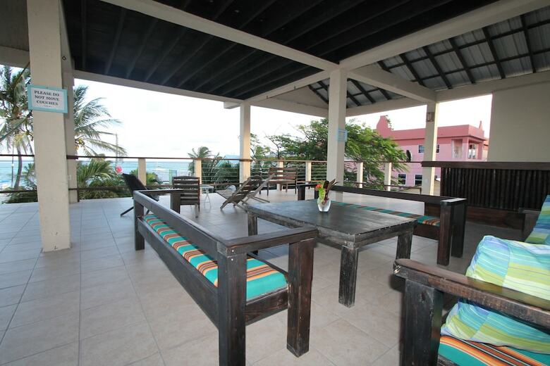 Parham Plaza Hotel