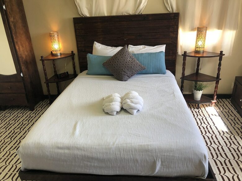 Parham Plaza Hotel