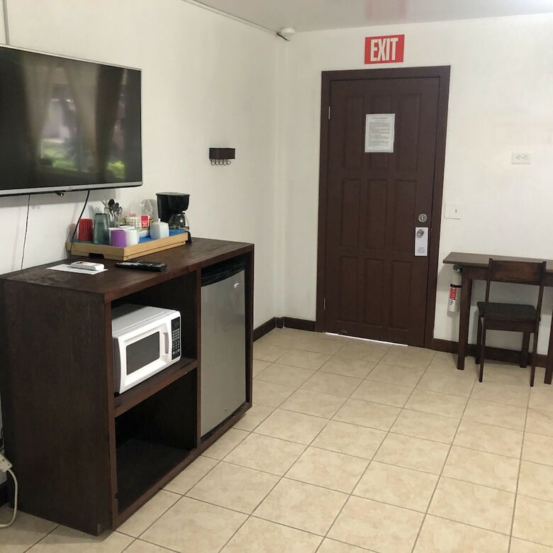 Parham Plaza Hotel